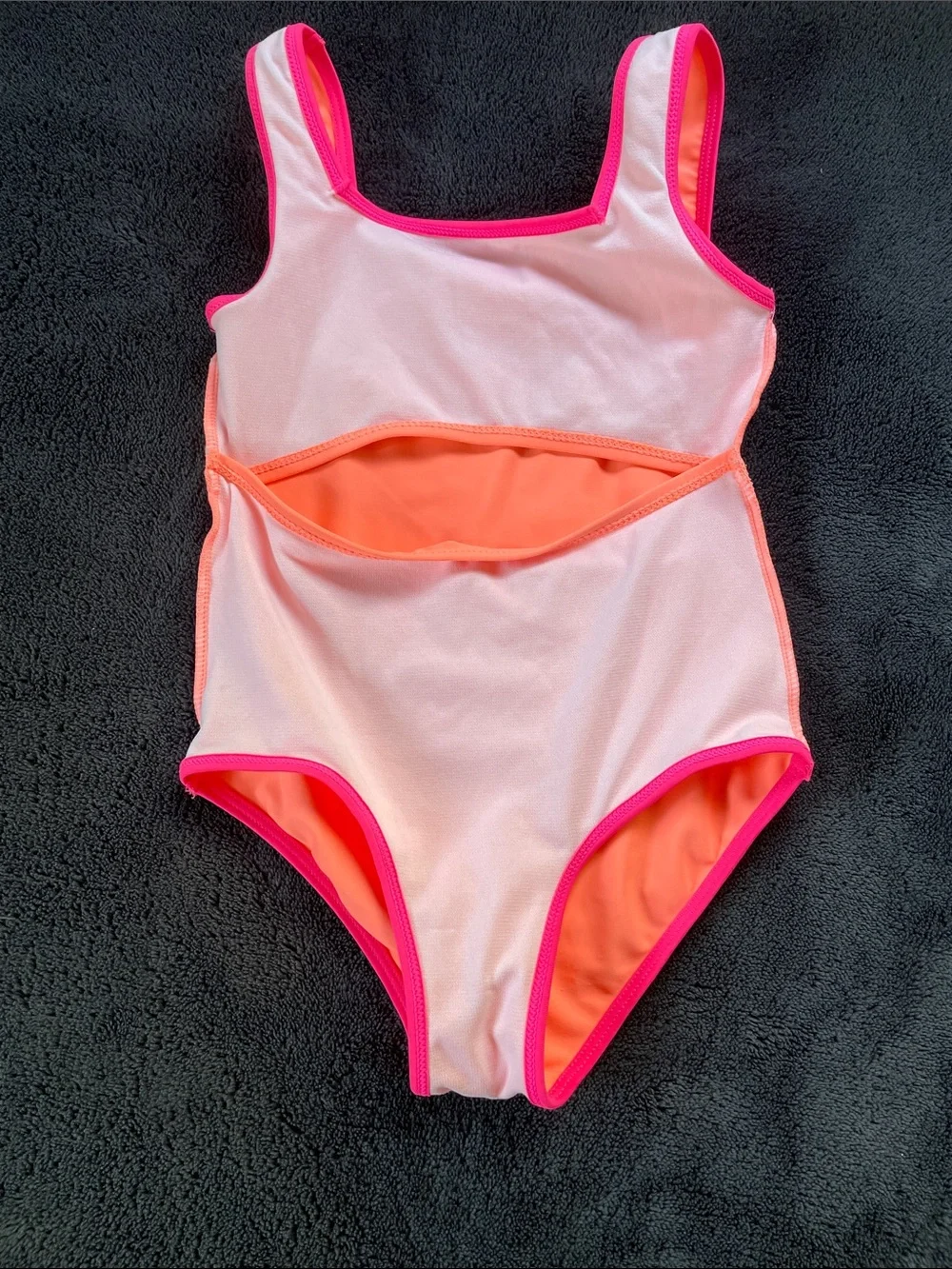 Girls one-piece swimsuit